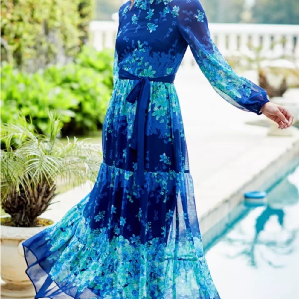 Elegant Blue Floral Maxi Dress